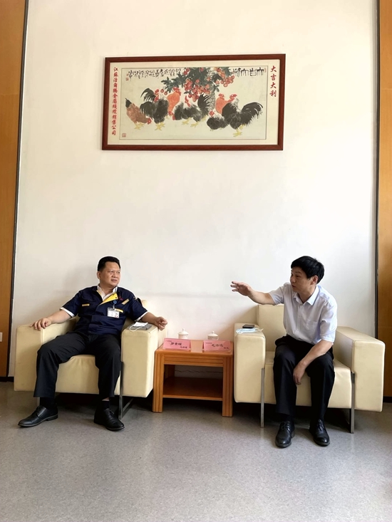 毛院長(zhǎng)訪問(wèn)華德_副本.jpg